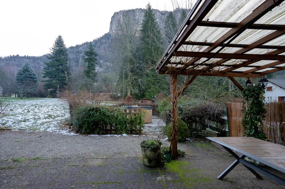 La Maison Des Jolicoeurs Saint-Christophe-sur-Guiers Esterno foto
