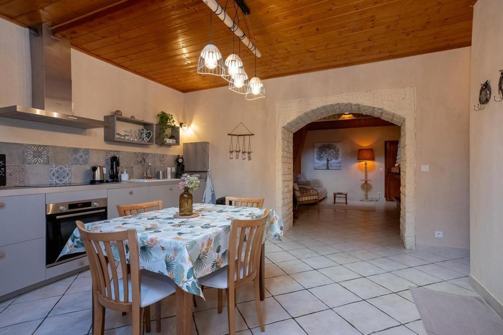 La Maison Des Jolicoeurs Saint-Christophe-sur-Guiers Esterno foto