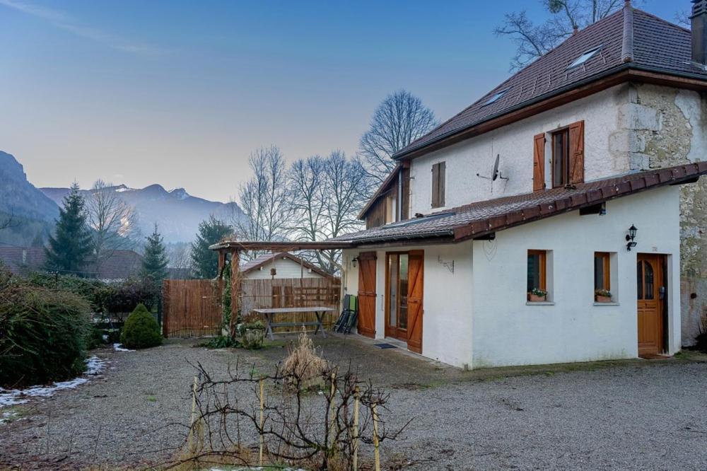 La Maison Des Jolicoeurs Saint-Christophe-sur-Guiers Esterno foto